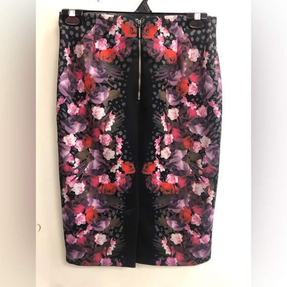 GUESS LOS ANGELES FLORAL PRINT-KNEE LENGH HIGH WAIST SKIRT - Picture 2 of 7